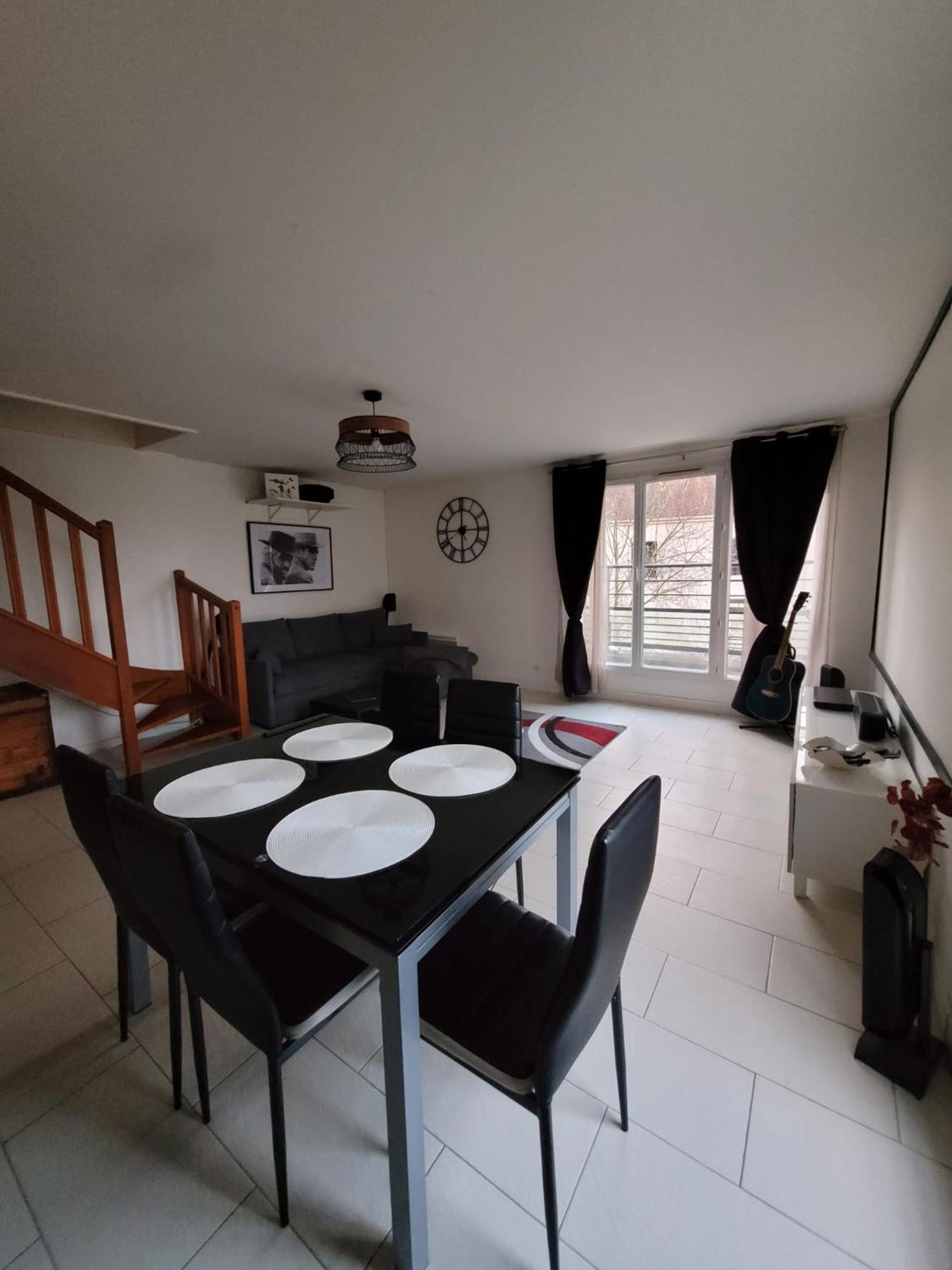 Duplex Proche Disney Avec Ecran Cinema Шеси Экстерьер фото